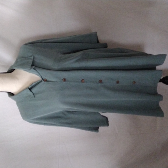 Tommy Bahama Other - TOMMY BAHAMA MEN'S MID SLEEVE SHIRT 100% SILK
